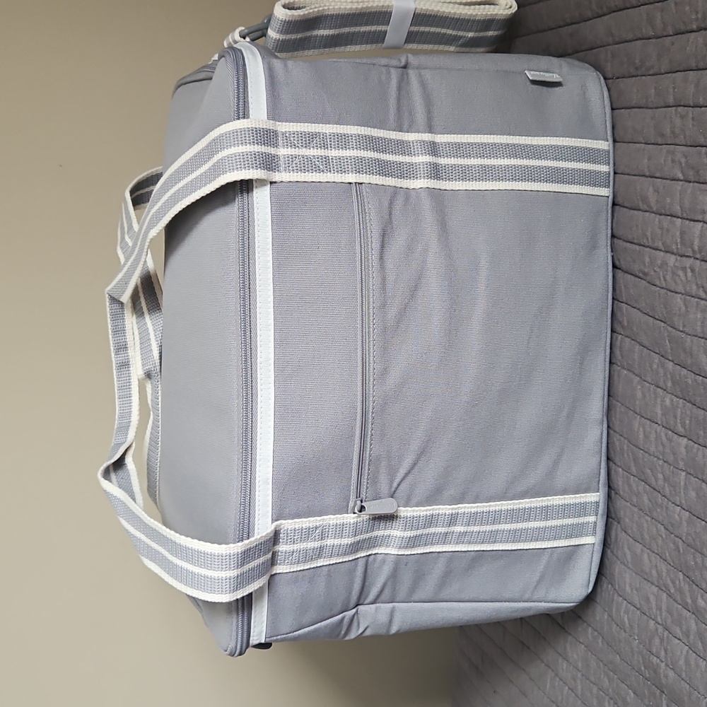 Insulated Duffle Bag (Whisper Grey)